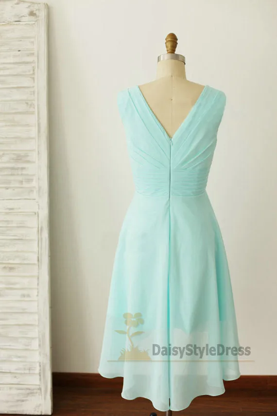 Knee Length Light Blue Bridesmaid Dress